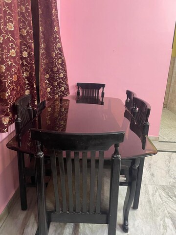 Living Room in 2 BHK Builder Floor at Vaishali Sector 4 – for Rent