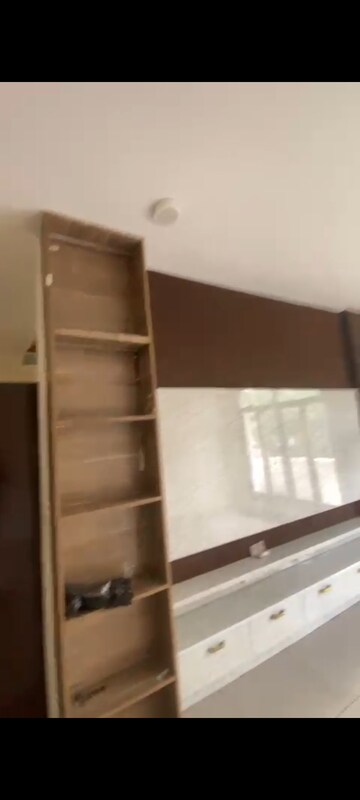 Furnished Amenities in 2.5 BHK Builder Floor at Wave Prime Floors, Wave City – for Rent