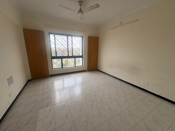 Room in 2 BHK Apartment at Kolte Maestros, Wanowrie – for Rent