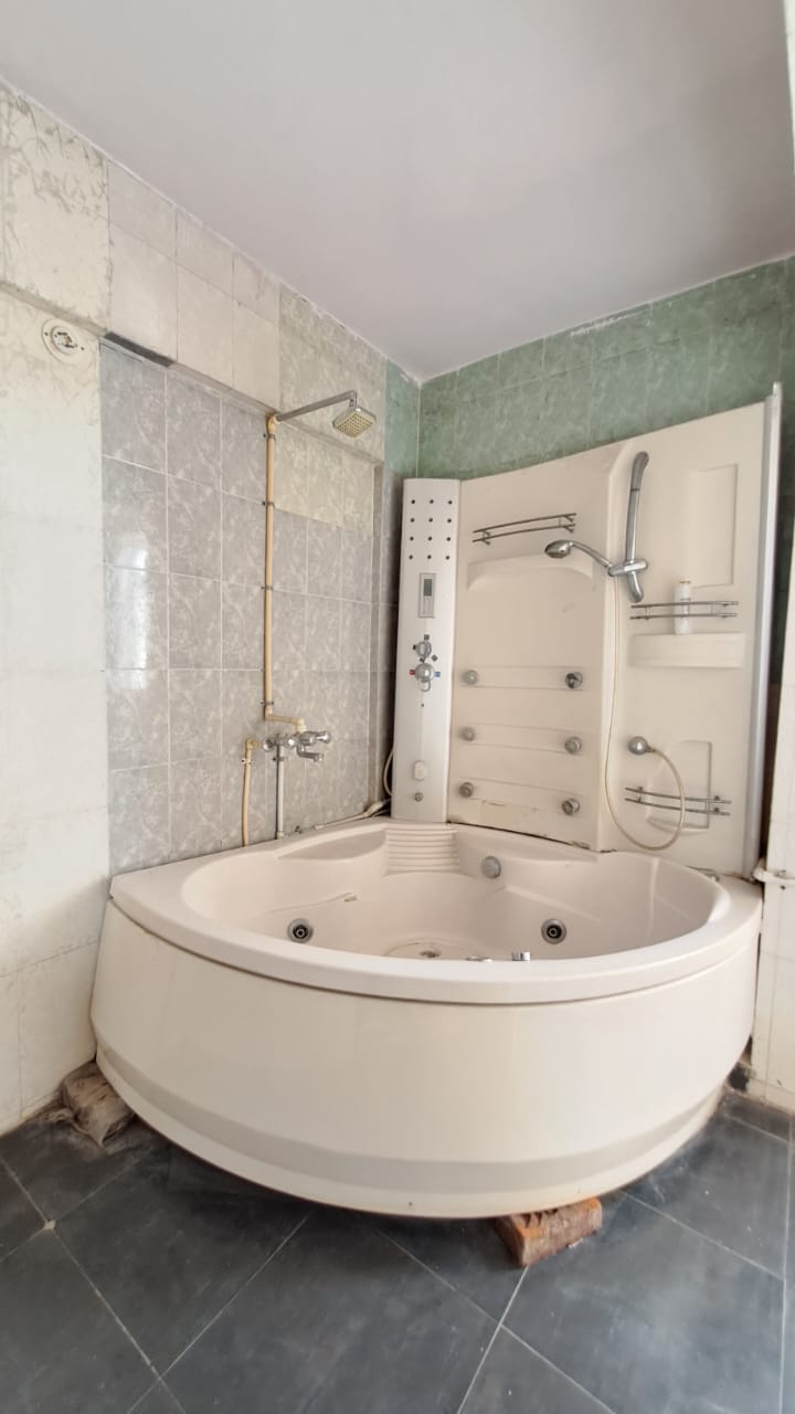 3 BHK + Pooja Room 2800 Sq.Ft. Penthouse in Madhukund Apartment