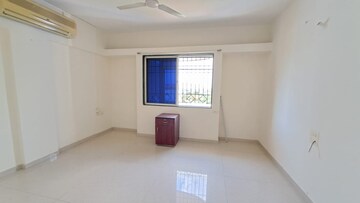 Room in 3 BHK Penthouse at Madhukund Apartment, Bavdhan – for Rent