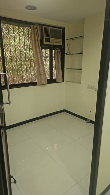 Room in  Office Space at Divya Commercial Complex, Chembur – for Rent
