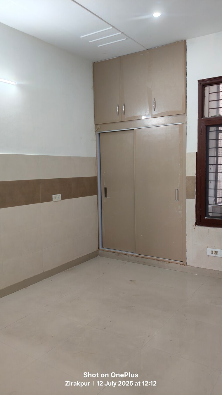 Room, dhakoli 3 Bedroom 150 Sq.Yd. Apartment In Dhakoli Zirakpur 8945483