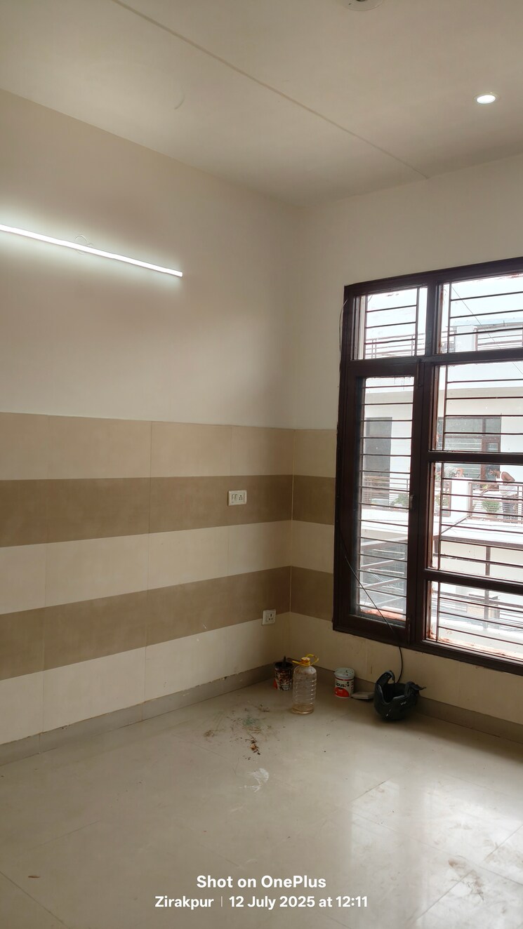 Room, dhakoli 3 Bedroom 150 Sq.Yd. Apartment In Dhakoli Zirakpur 8945483