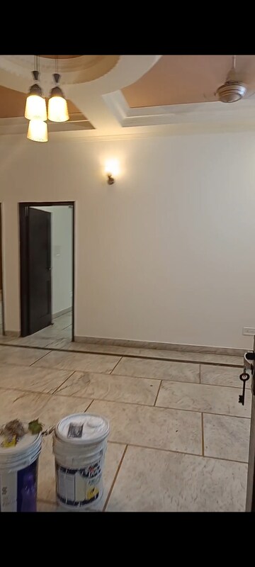 Room in 3 BHK Builder Floor at Patel Nagar – for Rent