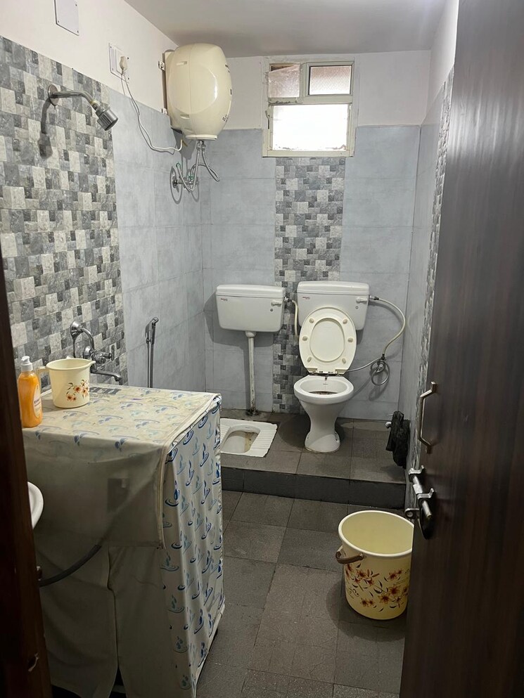 Bathroom, morabadi 3 Bedroom 1350 Sq.Ft. Apartment In Morabadi Ranchi 8945487
