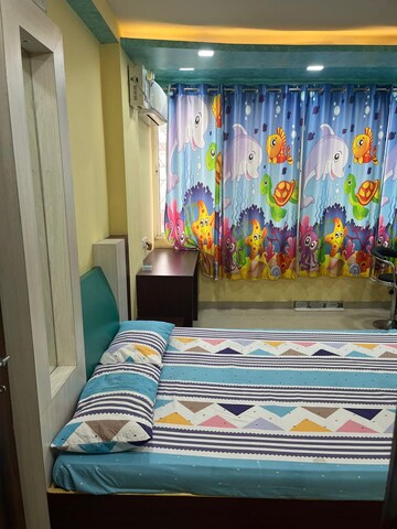 Bedroom in 3 BHK Apartment at Morabadi – for Rent