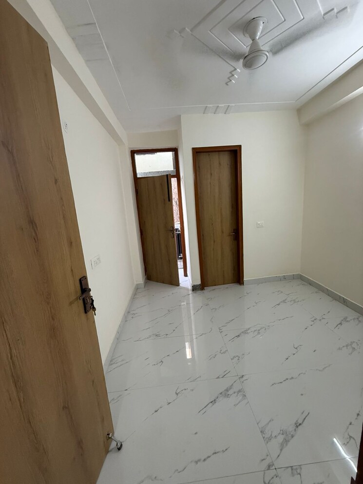 Room, rajpur khurd extension 2 Bedroom 750 Sq.Ft. Builder Floor In Rajpur Khurd Extension Delhi 8945525