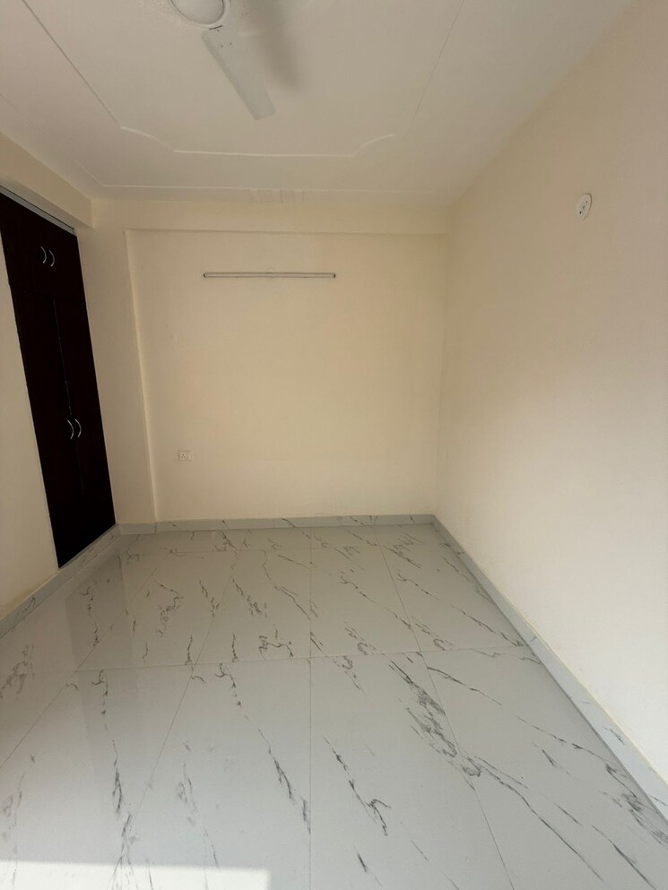 Room, rajpur khurd extension 2 Bedroom 750 Sq.Ft. Builder Floor In Rajpur Khurd Extension Delhi 8945525