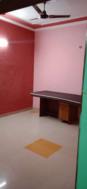 Room in 4 BHK Independent House at Sector 110 – for Rent