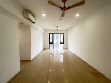 Room in 3 BHK Apartment at Lodha Marquise, Worli – for Sale