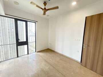Room in 3 BHK Apartment at Lodha Marquise, Worli – for Sale