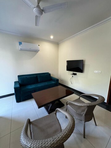 Master Bedroom in 1 BHK Builder Floor at DLF Cyber SEZ, Sector 24 – for Rent