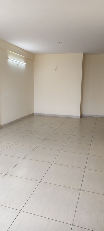 Room in 2 BHK Builder Floor at Wave Prime Floors, Wave City – for Rent