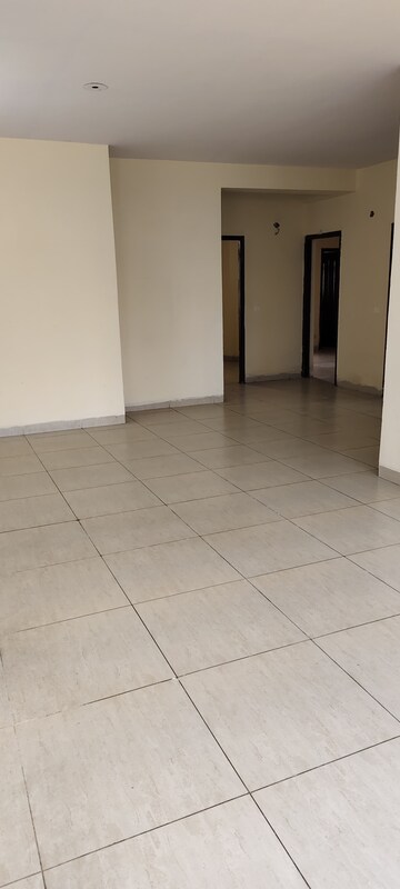 Room in 2 BHK Builder Floor at Wave Prime Floors, Wave City – for Rent