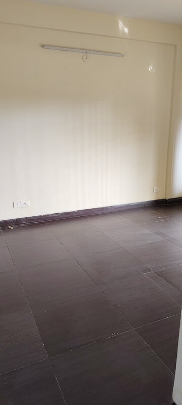 Room in 2 BHK Builder Floor at Wave Prime Floors, Wave City – for Rent
