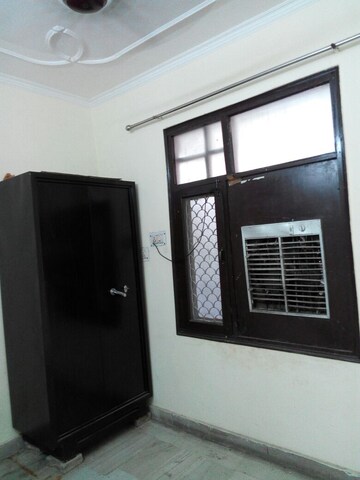 Room in 1 BHK Builder Floor at Rohini Sector 7 – for Rent