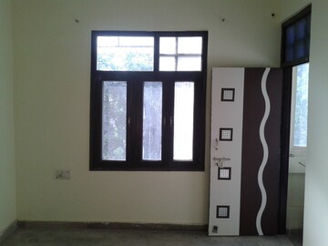 Room in 1 BHK Builder Floor at Rohini Sector 7 – for Rent