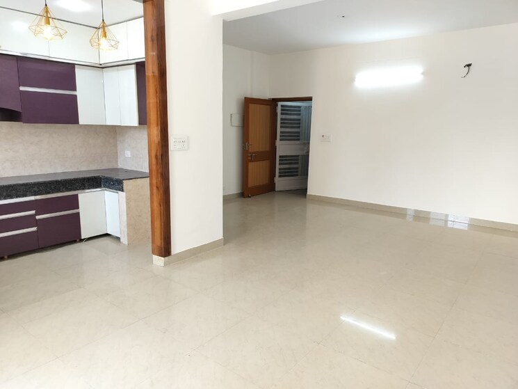 Room, sector 4 dwarka 3 Bedroom 1600 Sq.Ft. Apartment In Sector 4 Dwarka Delhi 8945463