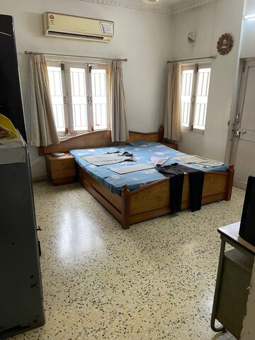 Bedroom in 3 BHK Apartment at Ambawadi – for Rent