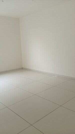 Room in 5 BHK Apartment at Whitefields – for Sale