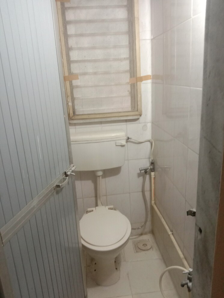 Bathroom, dahiwali-chs 1 RK 300 Sq.Ft. Apartment In Dahisar West Mumbai 8945632