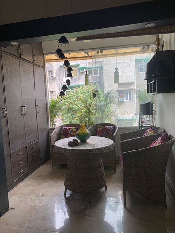 Living Room in 2 BHK Apartment at Patparganj – for Rent