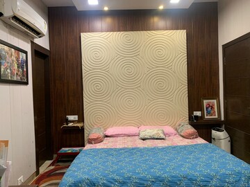 Bedroom in 2 BHK Apartment at Patparganj – for Rent