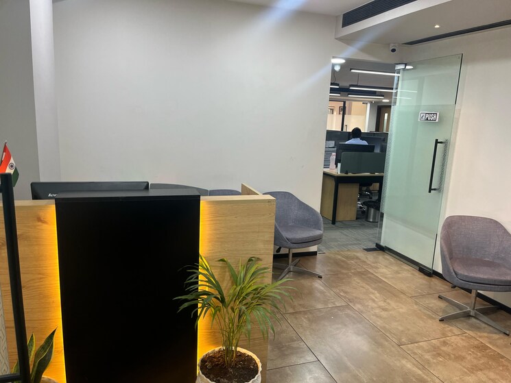  Parking, solitaire-corporate-park Commercial Office Space 2500 Sq.Ft. In Andheri East Mumbai 8945641