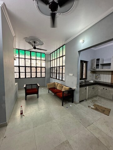 Living Room in 2 BHK Builder Floor at Pitampura – for Rent