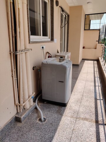 Balcony in 2 BHK Builder Floor at SAS Tower, Sector 38 – for Rent