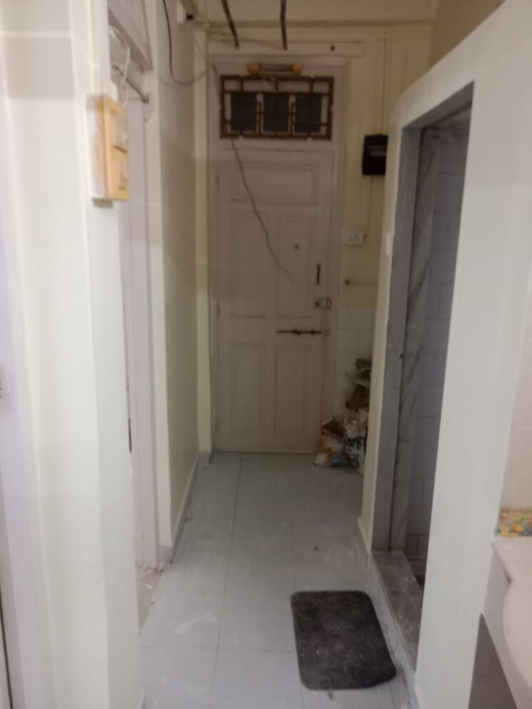 Bathroom, om-sai-chs-mahim 1 Bedroom 500 Sq.Ft. Apartment In Mahim Mumbai 8945797