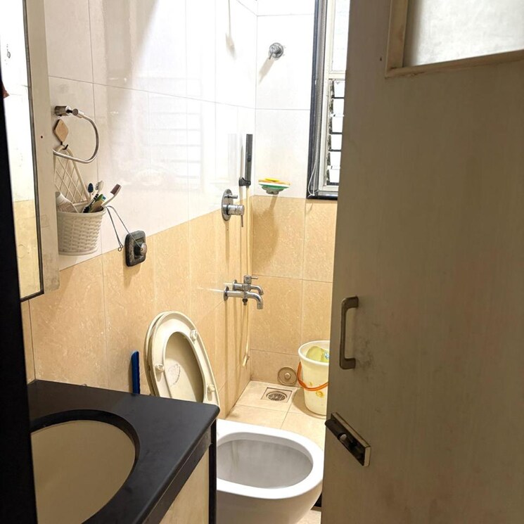 Bathroom, parag-mansion-chs 2 Bedroom 700 Sq.Ft. Apartment In Andheri West Mumbai 8945762
