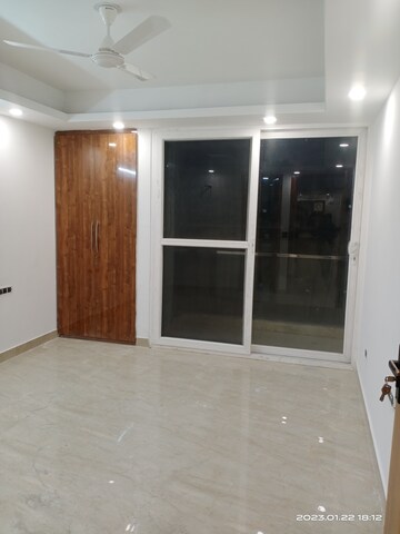 Room in 3 BHK Builder Floor at Vasant Kunj – for Rent
