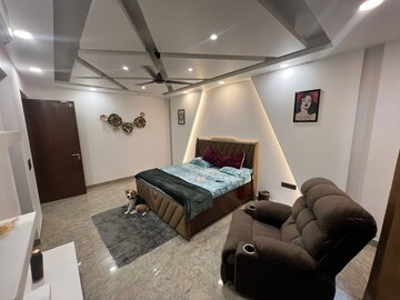 Bedroom in 3 BHK Builder Floor at Sector 38 – for Rent