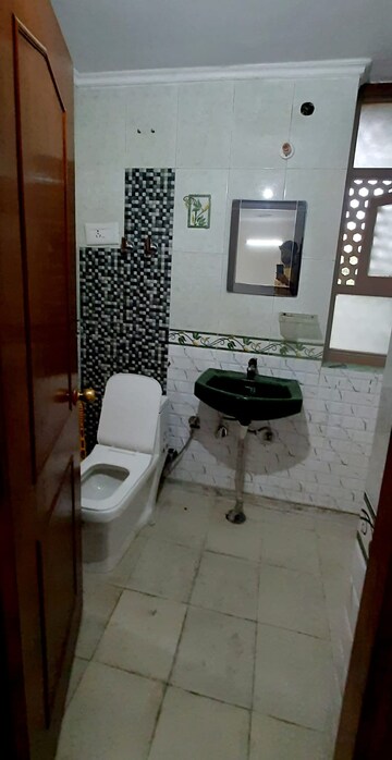 Bathroom in 3 BHK Apartment at Sector 6 Dwarka – for Rent