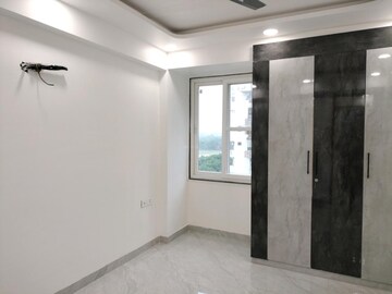 Room in 3 BHK Apartment at Sector 10 Dwarka – for Sale