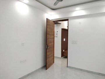 Room in 3 BHK Apartment at Sector 10 Dwarka – for Sale