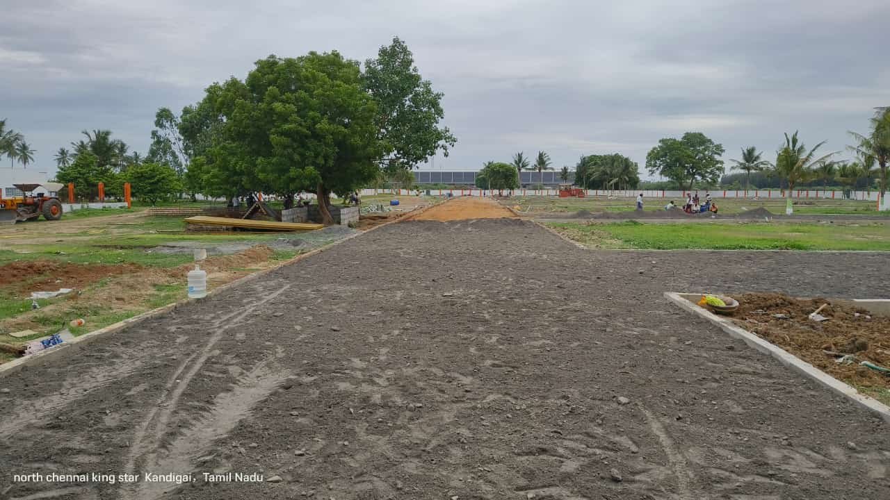 Plot For Sale in Redhills