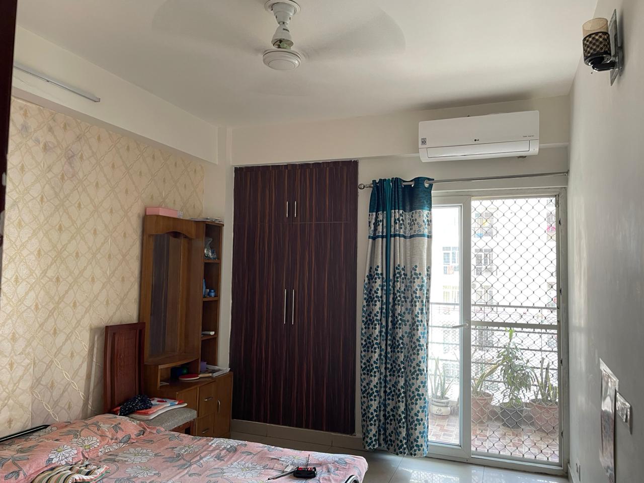 3 BHK Apartment For Sale in Express Zenith