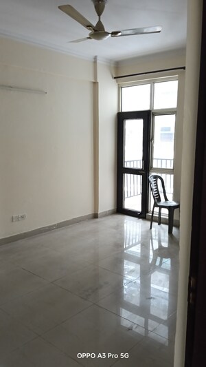 Room in 2 BHK Apartment at Ajnara Gen X, Dundahera – for Sale
