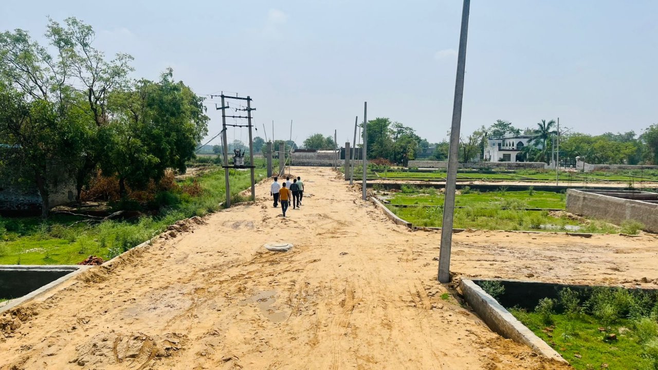 Plot For Sale in Dankaur