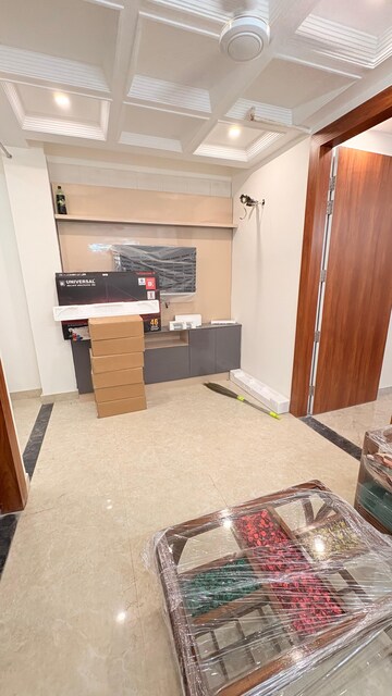 Bedroom in 1 BHK Builder Floor at Ansal Sushant Apartments, Sushant Lok I – for Rent