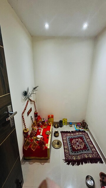 Furnished Amenities in 2.5 BHK Apartment at Nirala Aspire, Sector 16 Greater Noida – for Sale
