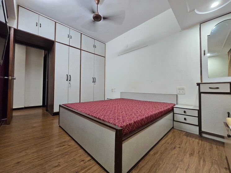 Room, jb nagar Pg For Boys & Girls In Jb Nagar 8946164