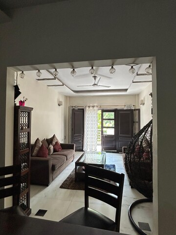 Master Bedroom in 3 BHK Builder Floor at Surya CGHS, Sector 43 – for Rent