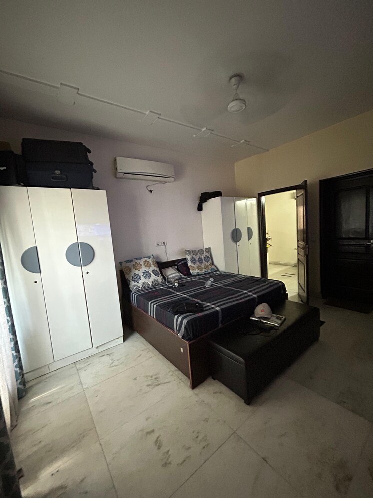 Bedroom, surya-cghs 3 Bedroom 3200 Sq.Ft. Builder Floor In Sector 43 Gurgaon 8946287
