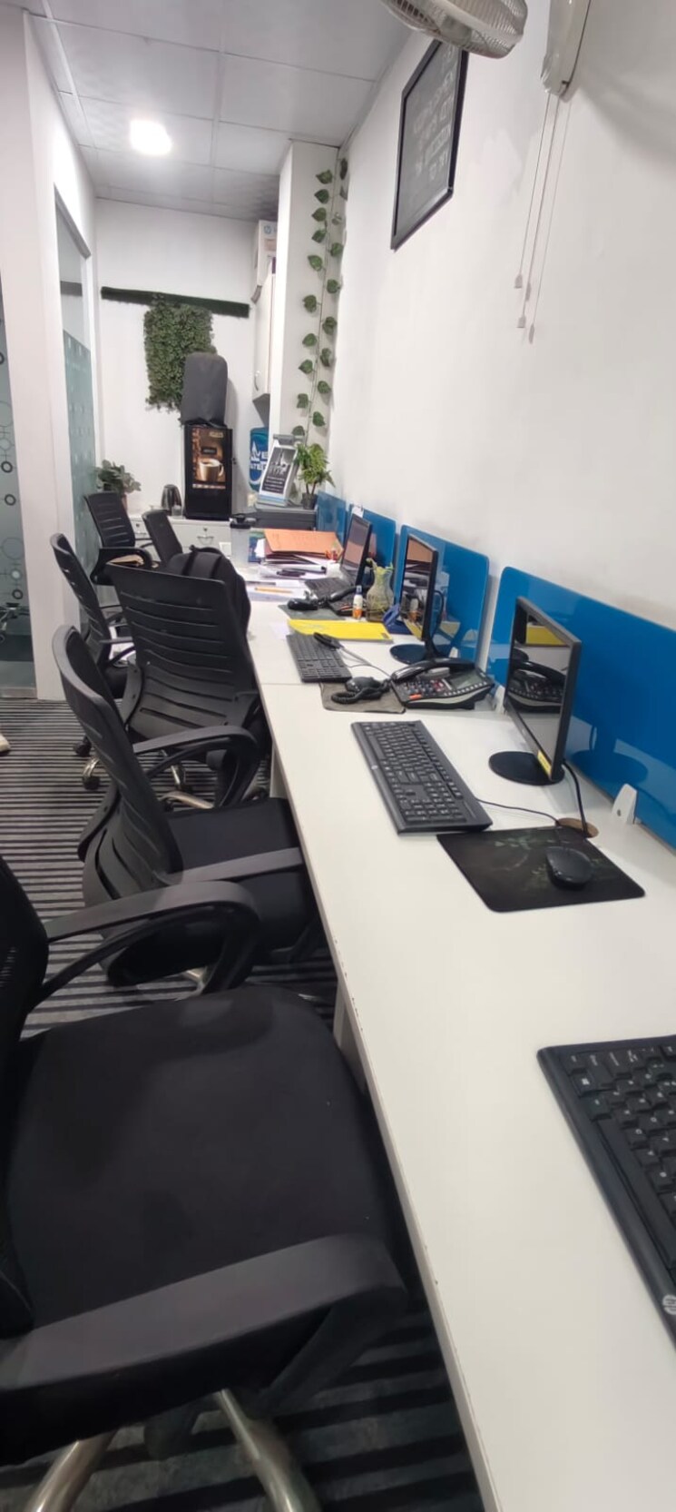 Team Area, sector 63 Commercial Office Space 600 Sq.Ft. In Sector 63 Noida 8946291