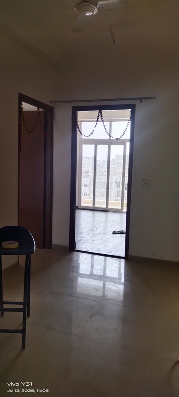 Room in 2 BHK Apartment at Mahagun Mywoods, Sector 16c Greater Noida – for Rent