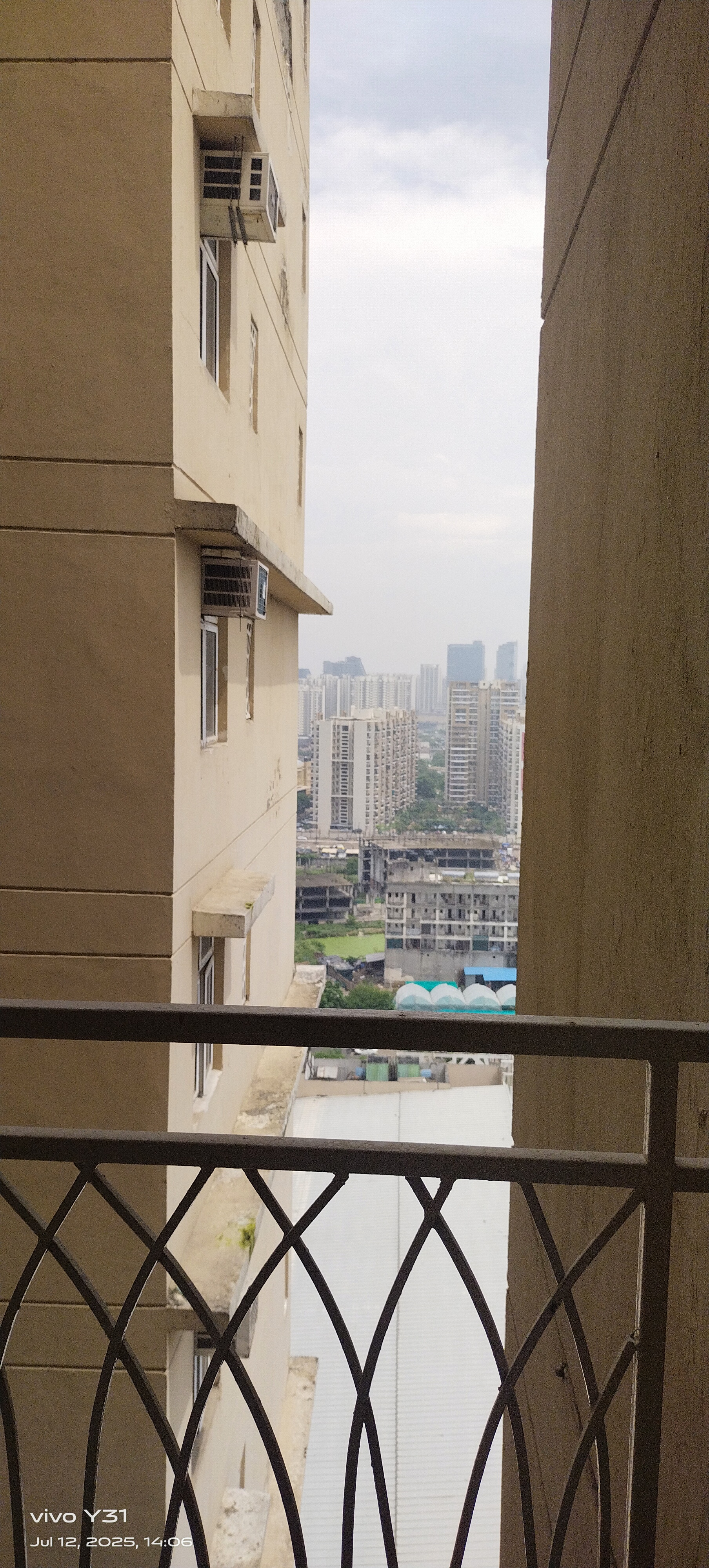 2 BHK Apartment For Rent in Mahagun Mywoods